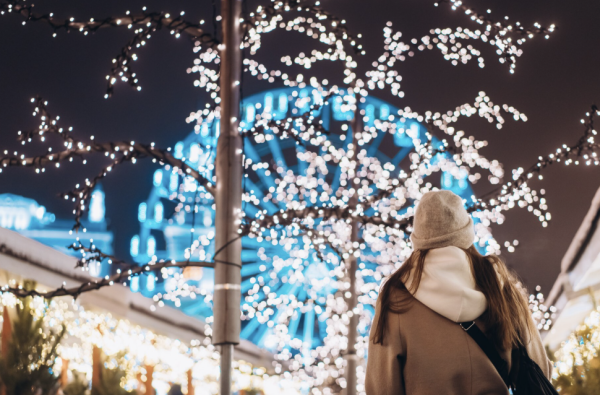 El encanto de los pueblos que se preparan para la Navidad: luces, ferias y tradiciones
